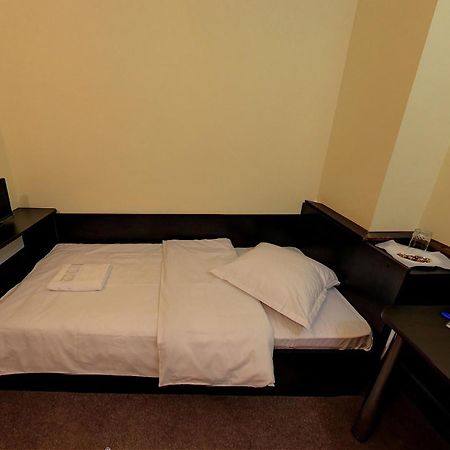 Hotel Casa Teilor Piteşti Zimmer foto